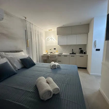 Amaro Luxury & With Balcony * Zara