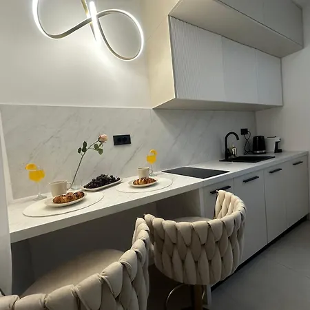 Amaro Luxury & With Balcony Apartman