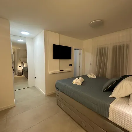 Amaro Luxury & With Balcony * Zára