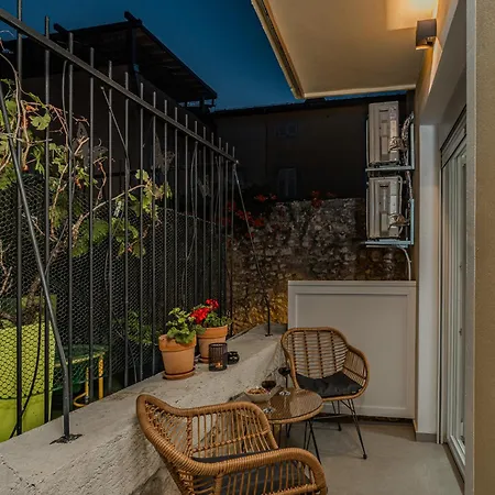 Amaro Luxury & With Balcony Apartman Zára