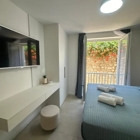 Amaro Luxury & With Balcony Apartman Zára