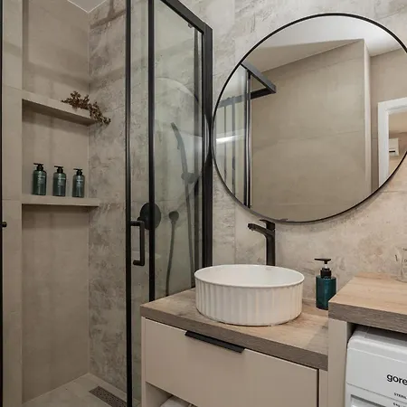 Amaro Luxury & With Balcony *