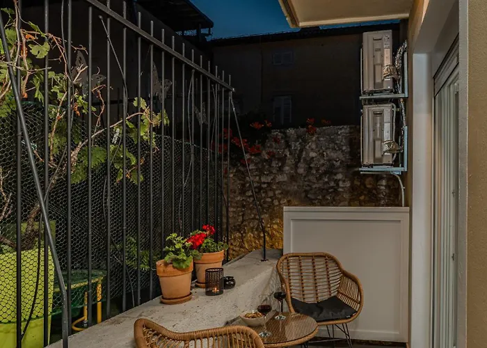Amaro Luxury & With Balcony Appartamento Zara