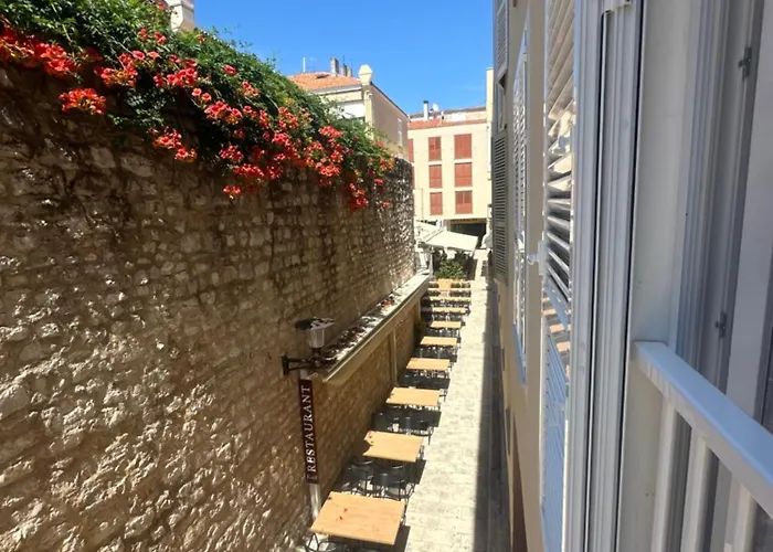 Amaro Luxury & With Balcony * Zara