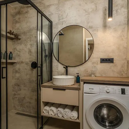 アパート Amaro Luxury & With Balcony ザダル