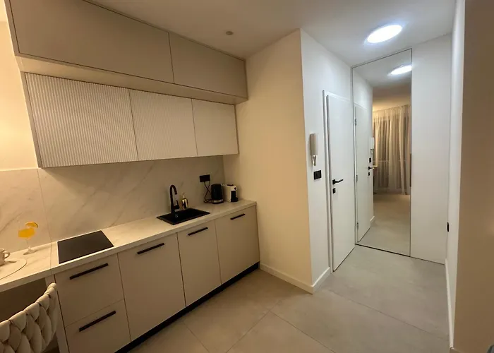 Amaro Luxury & With Balcony Апартаменты