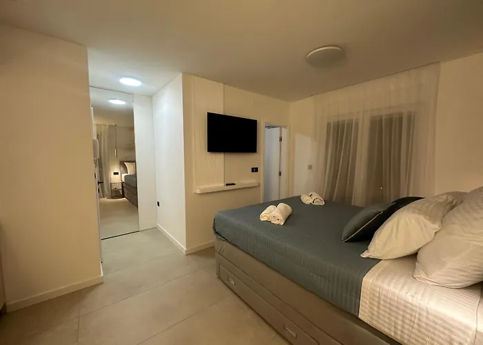 Amaro Luxury & With Balcony * Задар