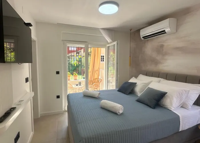 Amaro Luxury & With Balcony * زادار