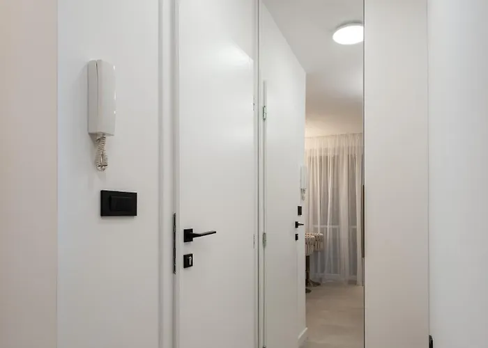 Amaro Luxury & With Balcony Задар