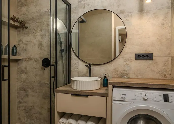 شقة Amaro Luxury & With Balcony زادار