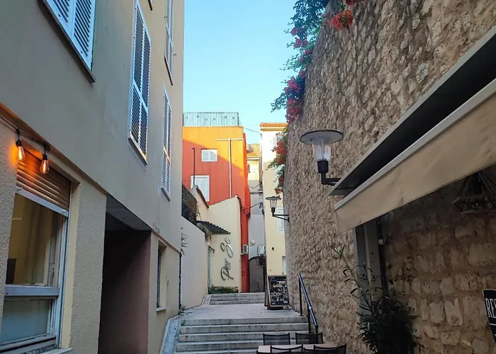 شقة Amaro Luxury & With Balcony زادار